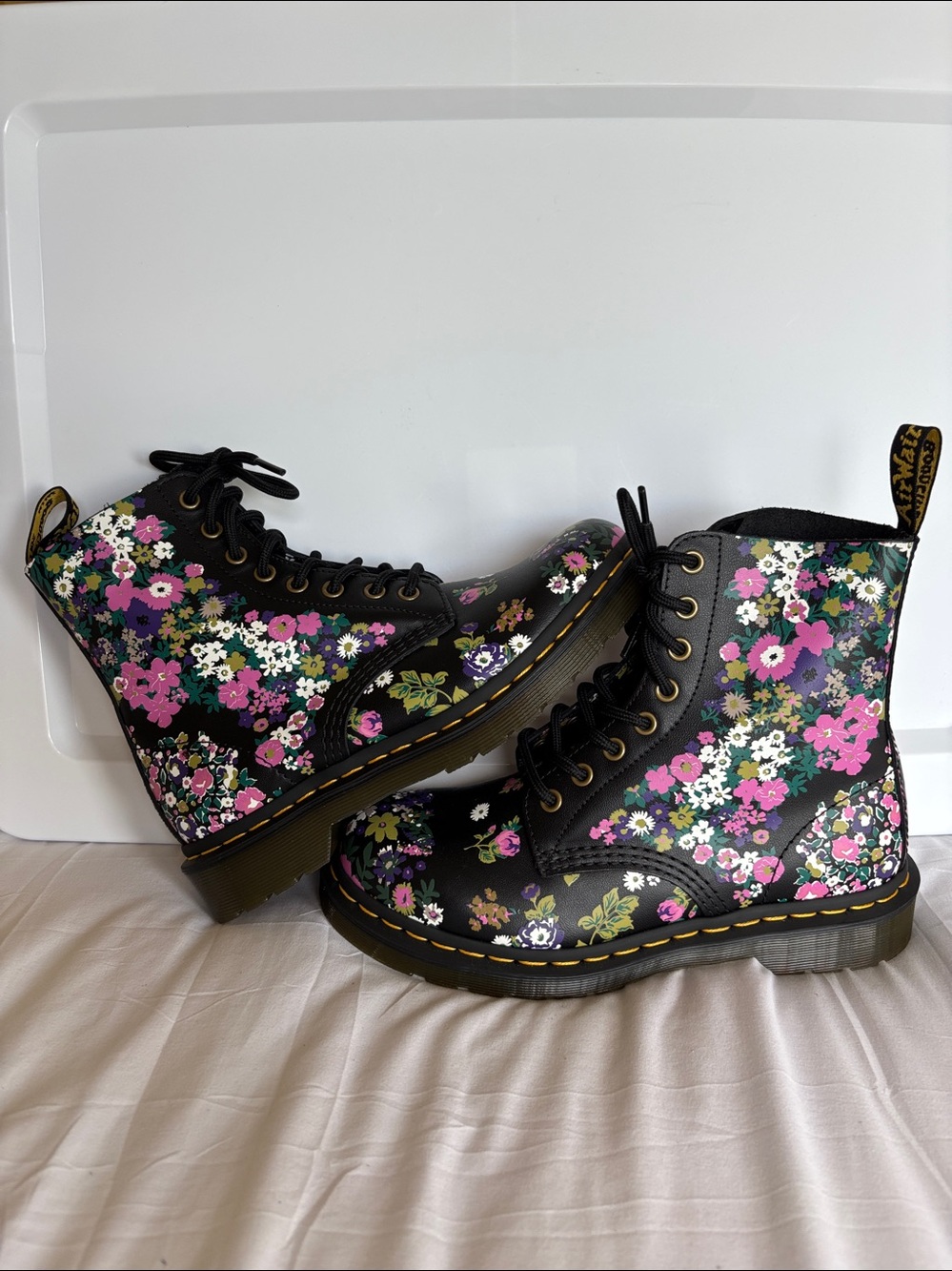 Dr. Martens Pascal Floral 1460 Air Boots – Women’s Size 7 – NWOT - Picture 7 of 10